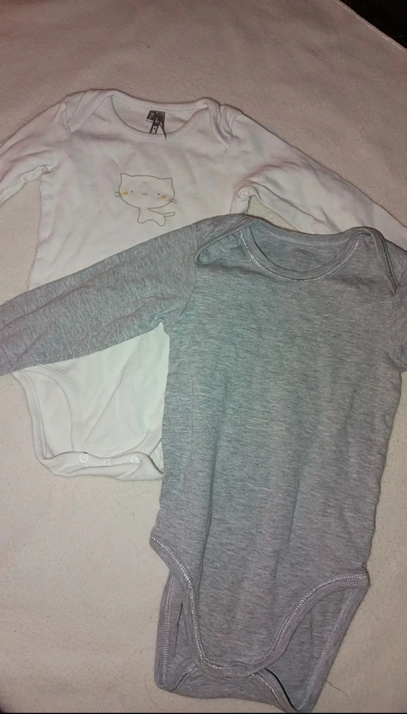 Lot de 2 bodies 18 mois 
